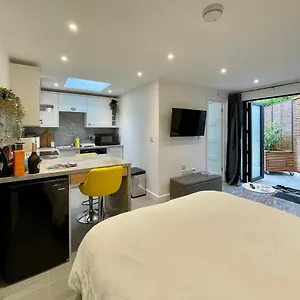 Tiny Home, Boscombe Manor Holiday home Bournemouth